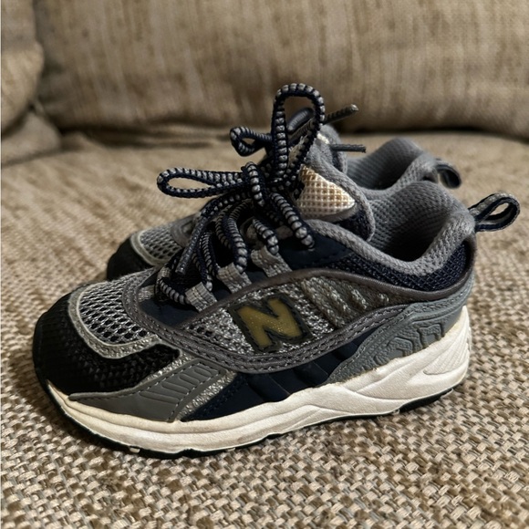 New Balance 805 All Terrain Toddler Sneakers Size 6.5 - Picture 2 of 7